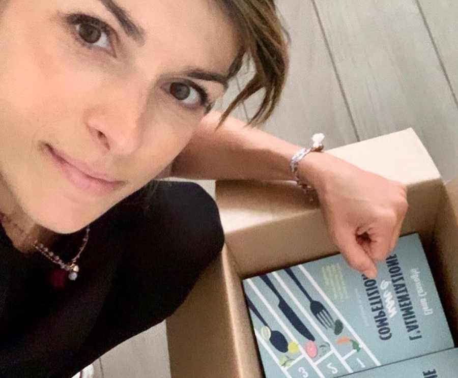 L' alimentazione non è competizione. Le regole per nutrirsi bene e senza  pensare alle calorie, per una nuova strategia del benessere - Casiraghi,  Elena - Ebook - EPUB2 con Adobe DRM